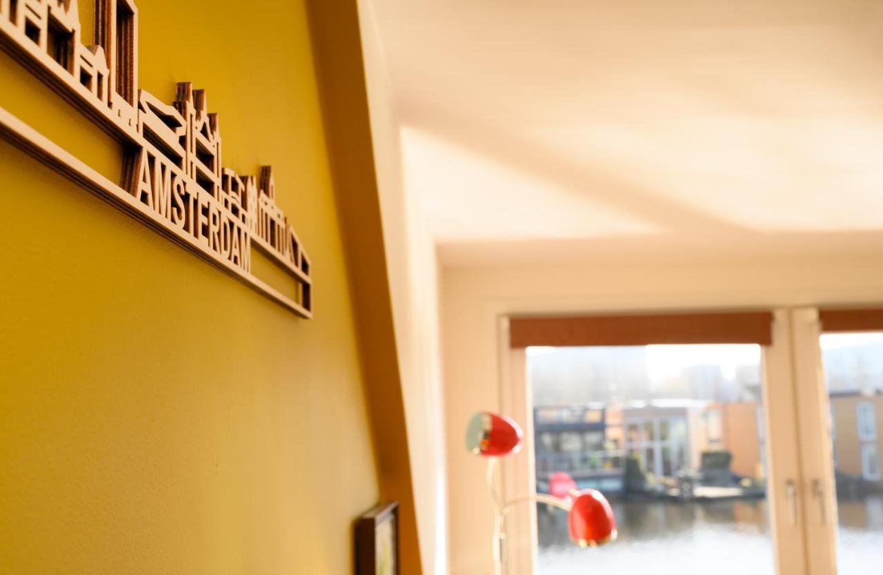 Houseboat Studio With Canalview And Free Bikes Amsterdam Exteriör bild