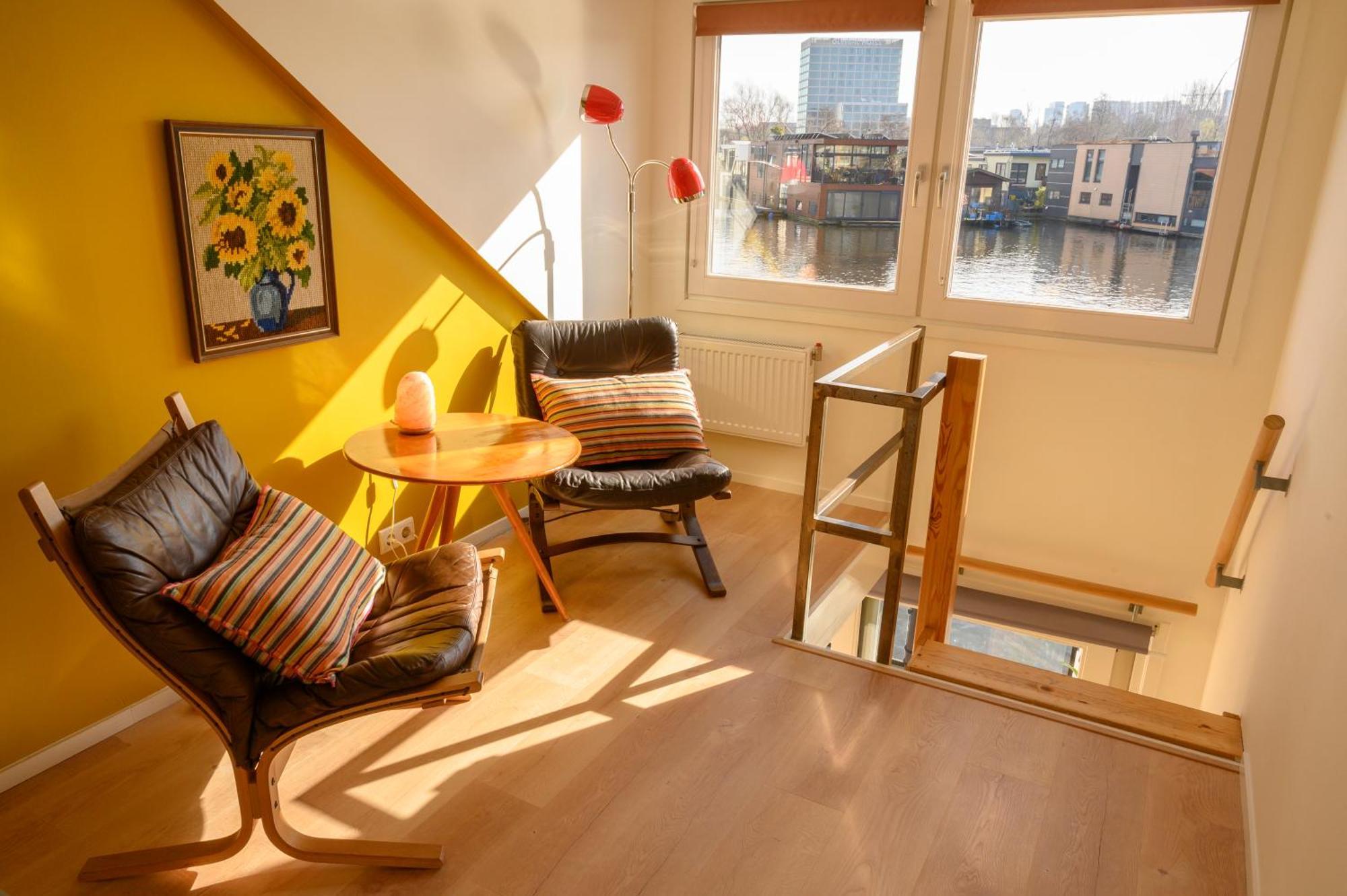 Houseboat Studio With Canalview And Free Bikes Amsterdam Exteriör bild